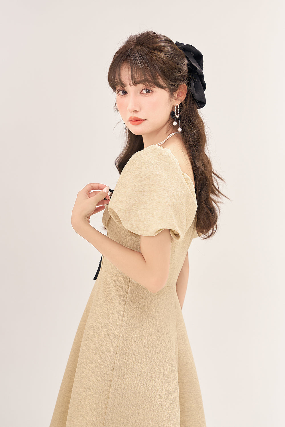 Gaun Midi A-line untuk Wanita