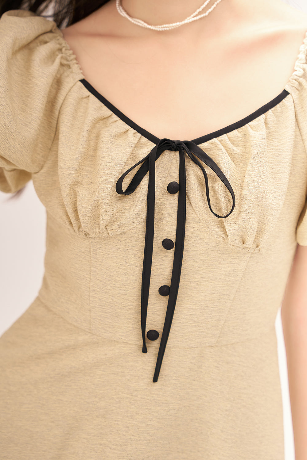 Gaun Midi A-line untuk Wanita