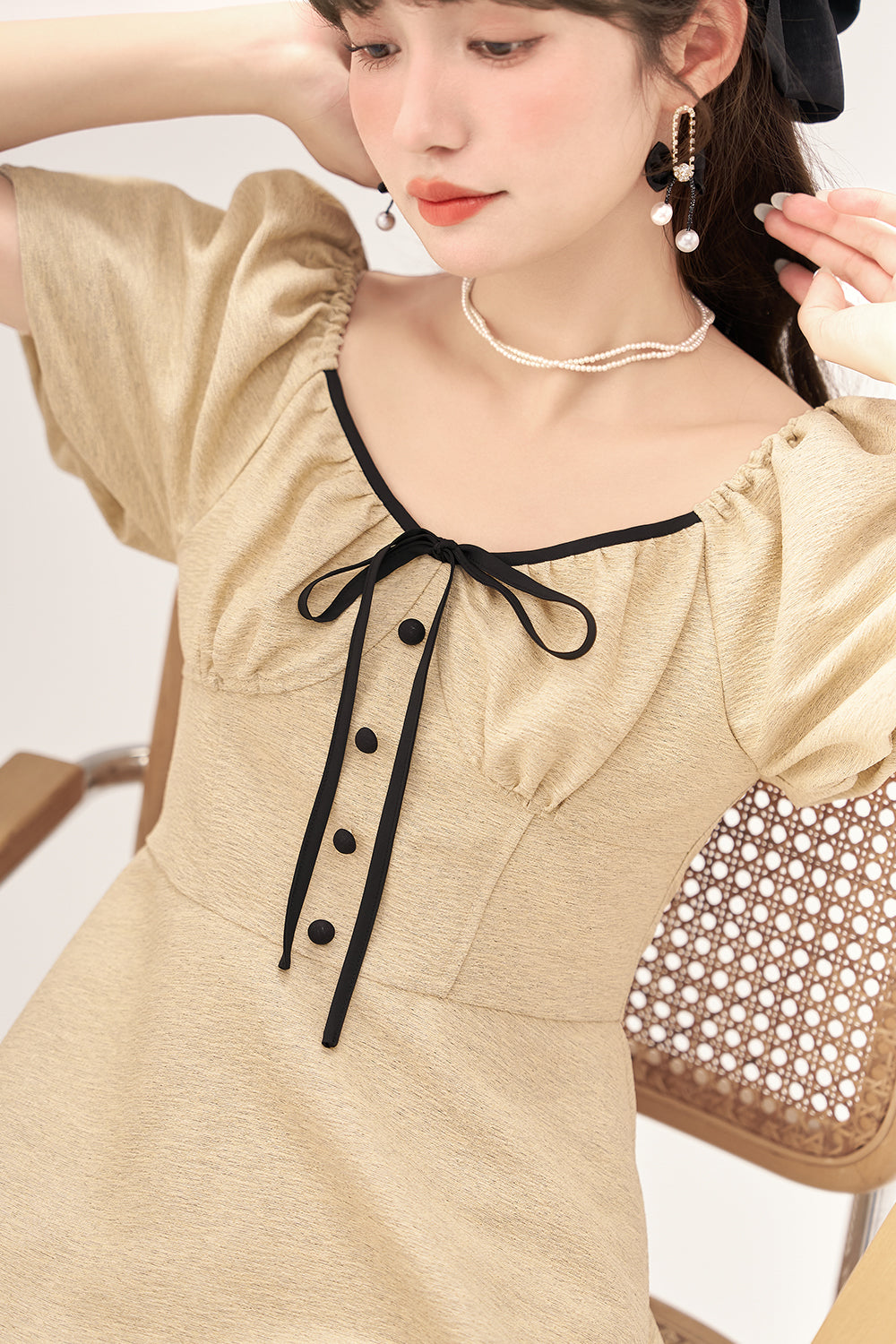 Gaun Midi A-line untuk Wanita