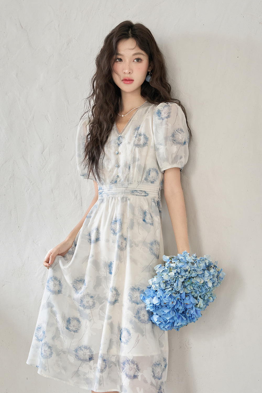 Gaun Midi untuk Wanita