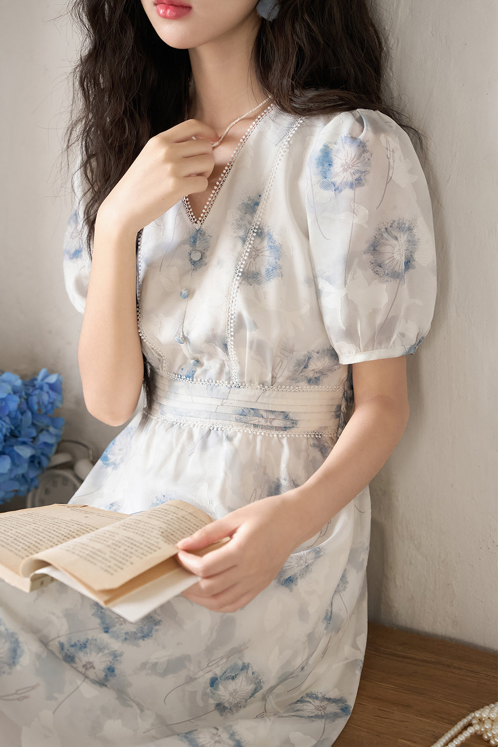 Gaun Midi untuk Wanita