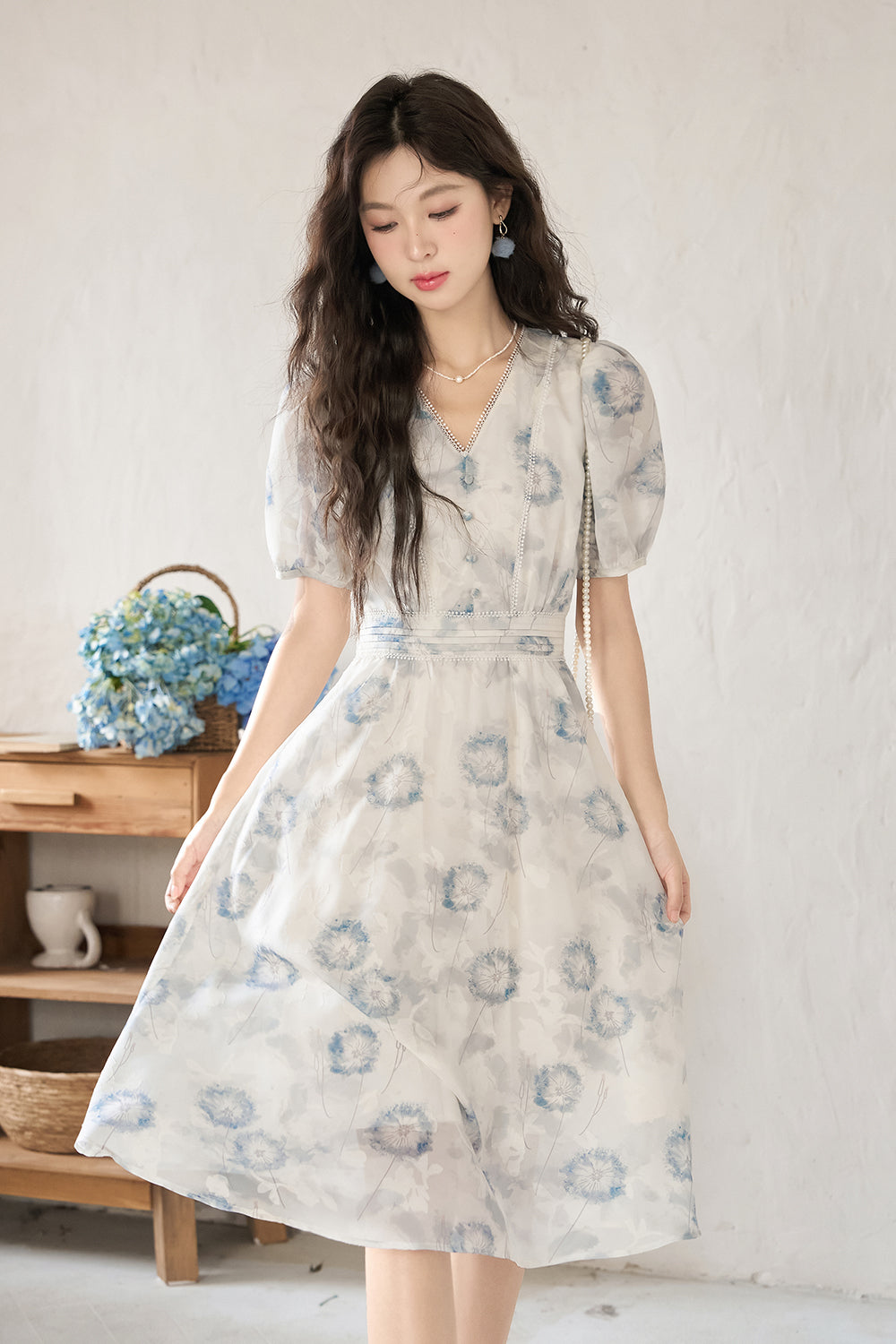 Gaun Midi untuk Wanita