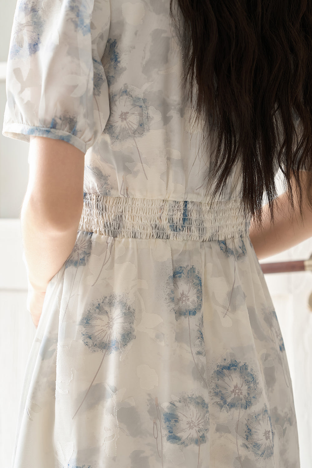 Gaun Midi untuk Wanita