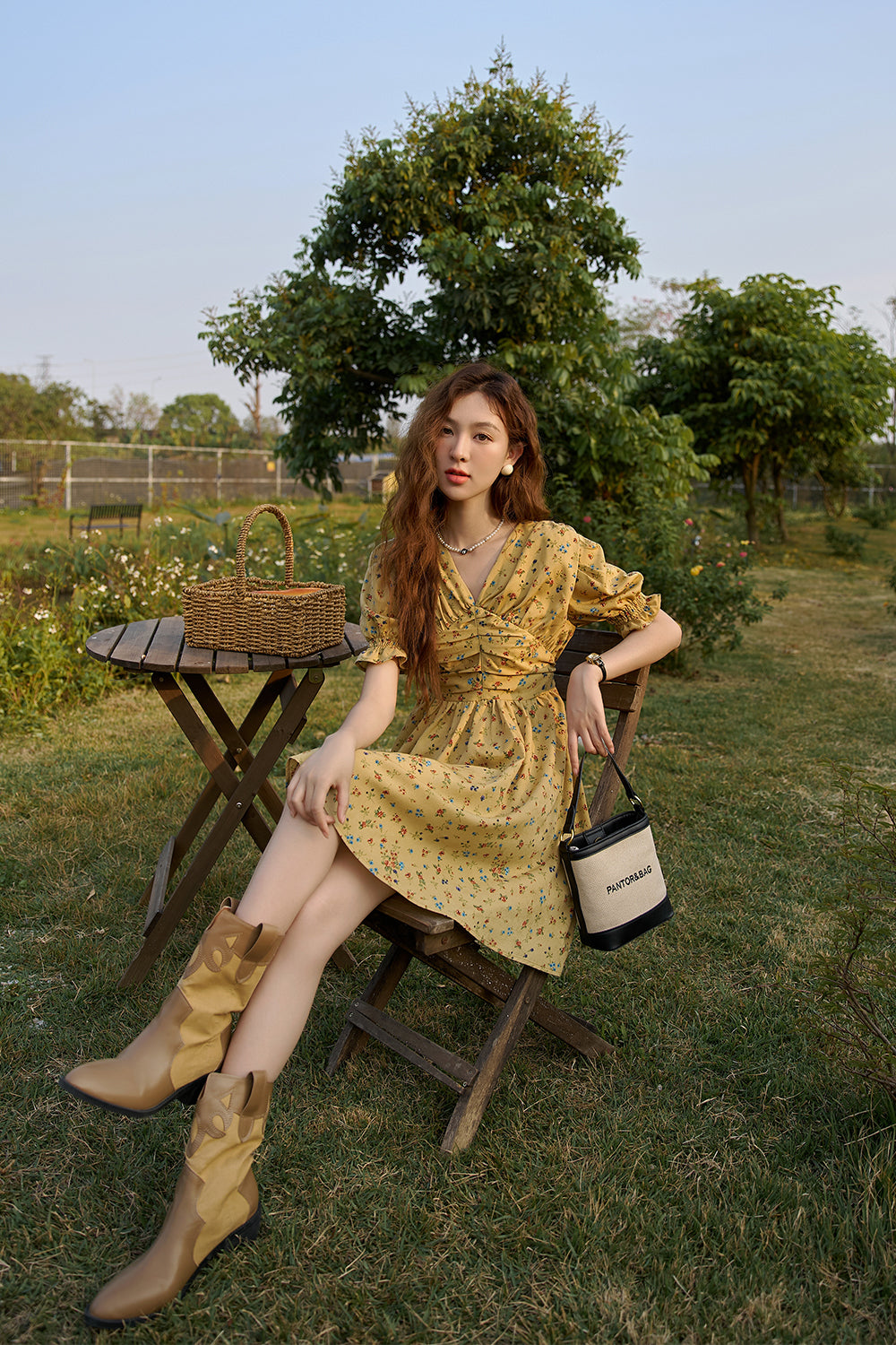 Váy midi họa tiết hoa chữ A dành cho nữ
