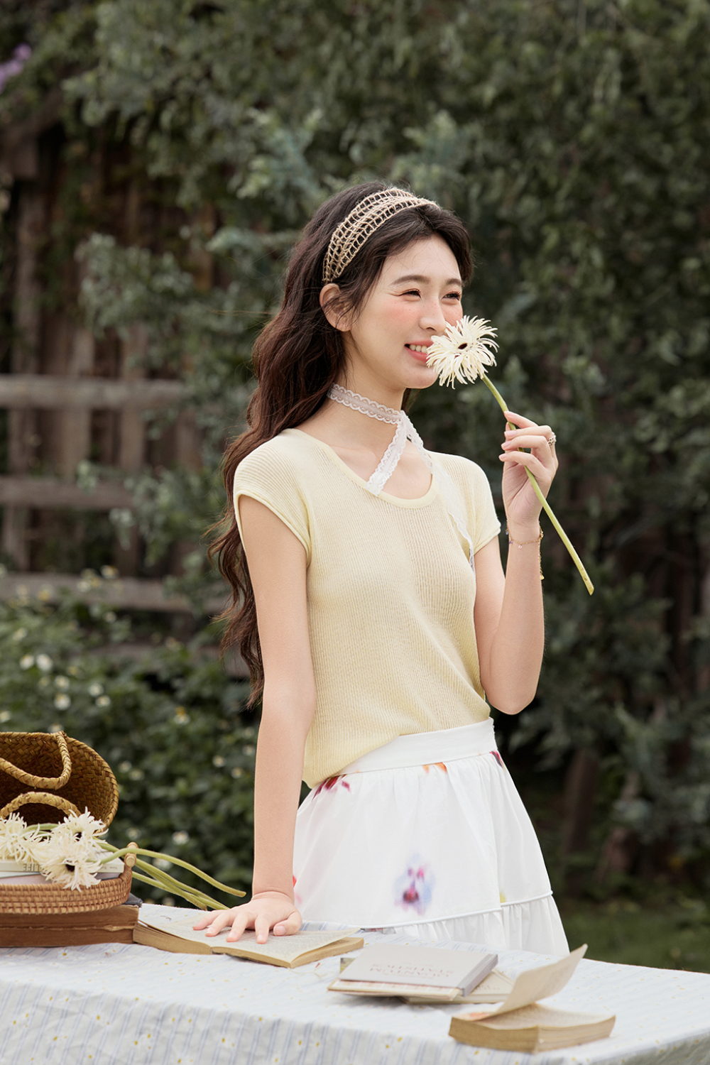 女性のためのニットTシャツ