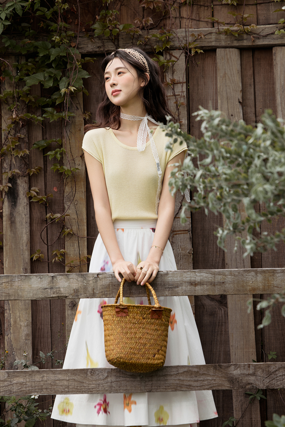 女性のためのニットTシャツ