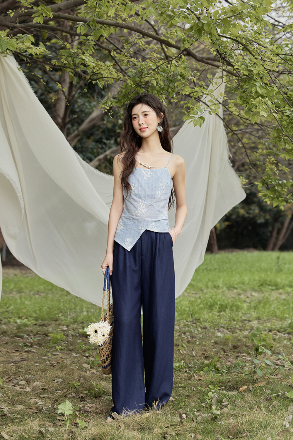 Áo dây mảnh dành cho nữ