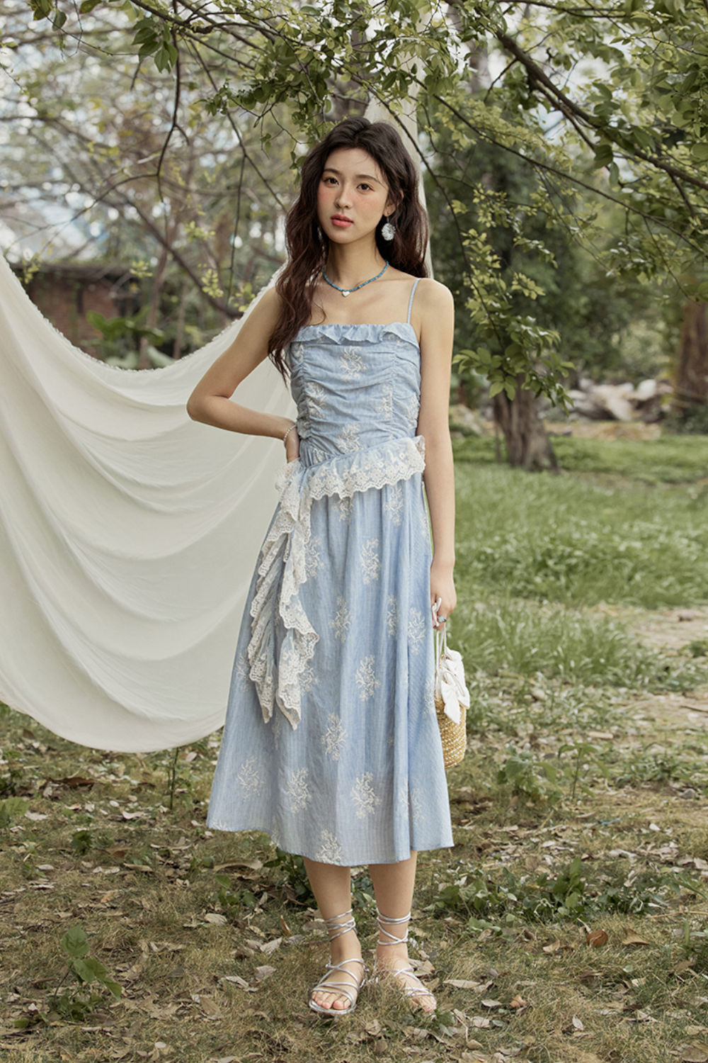 Gaun Tali Spaghetti untuk Wanita