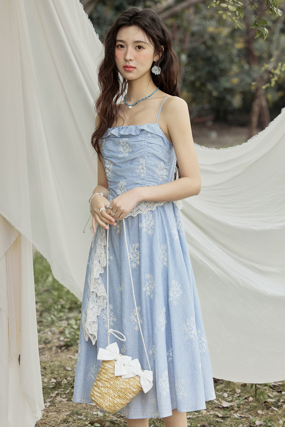 Gaun Tali Spaghetti untuk Wanita