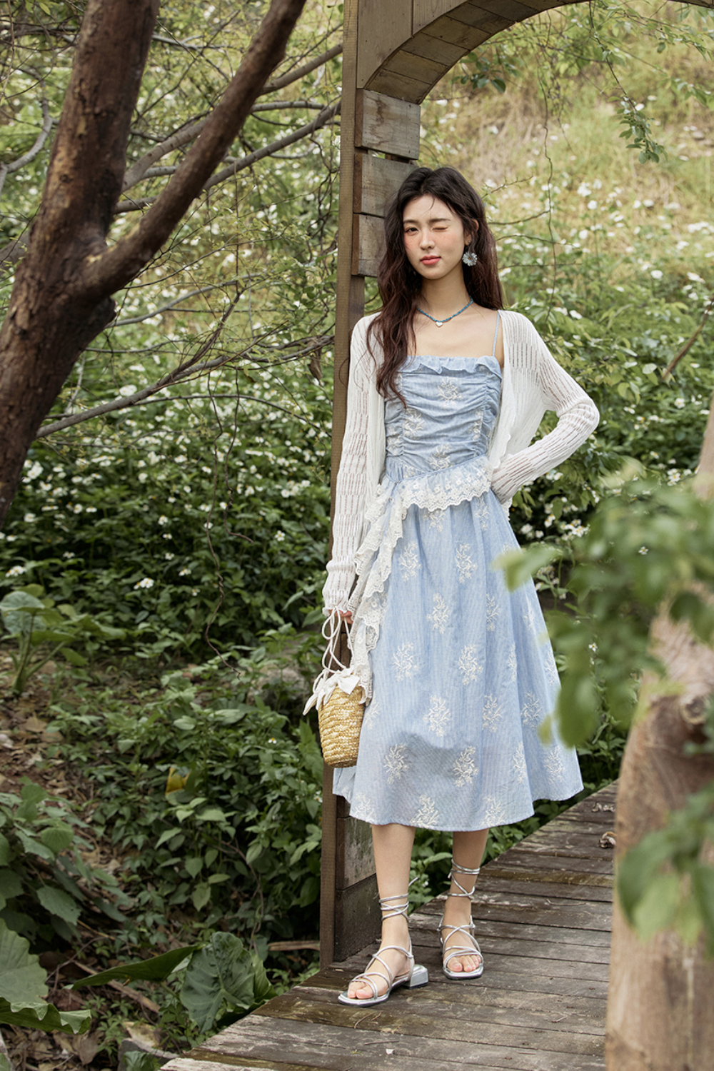 Gaun Tali Spaghetti untuk Wanita