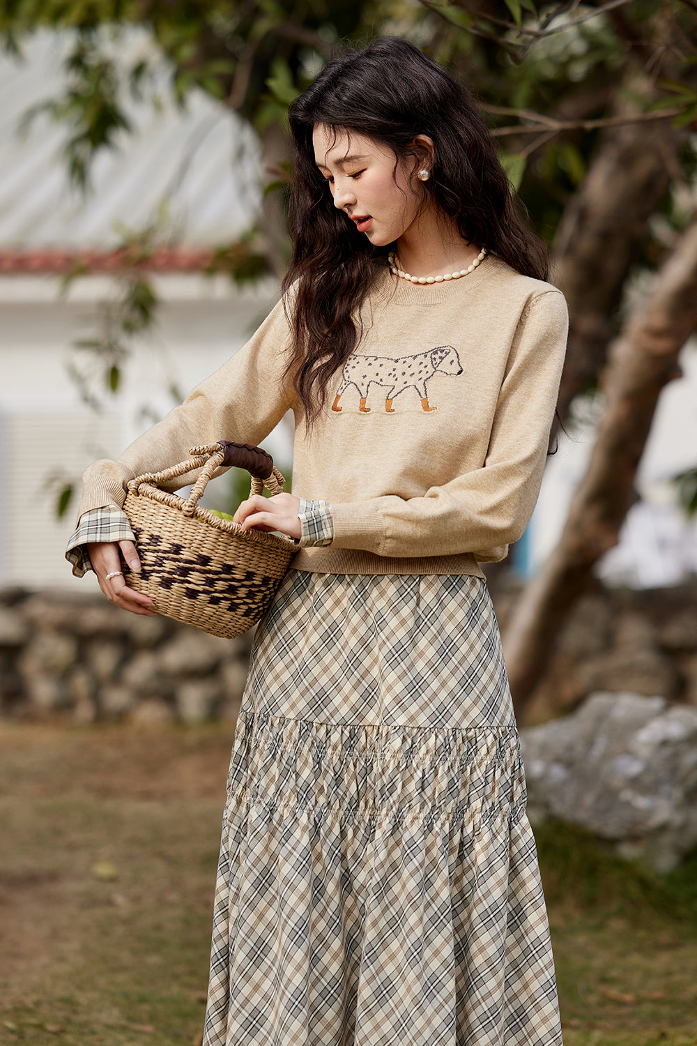 女性のためのニットシャツ