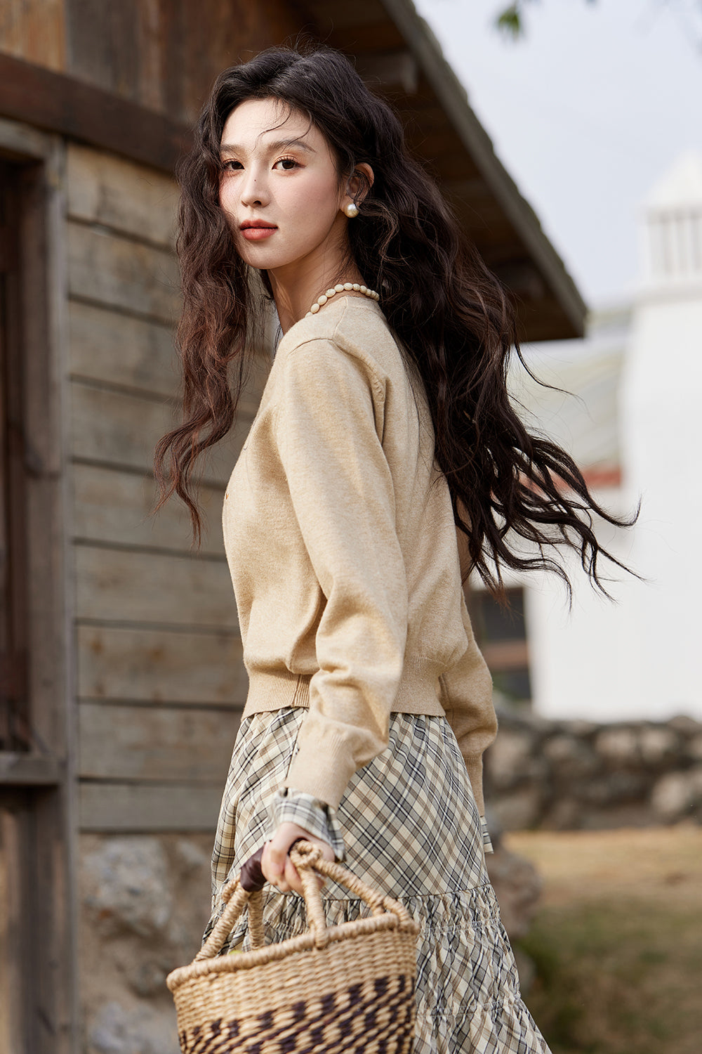女性のためのニットシャツ