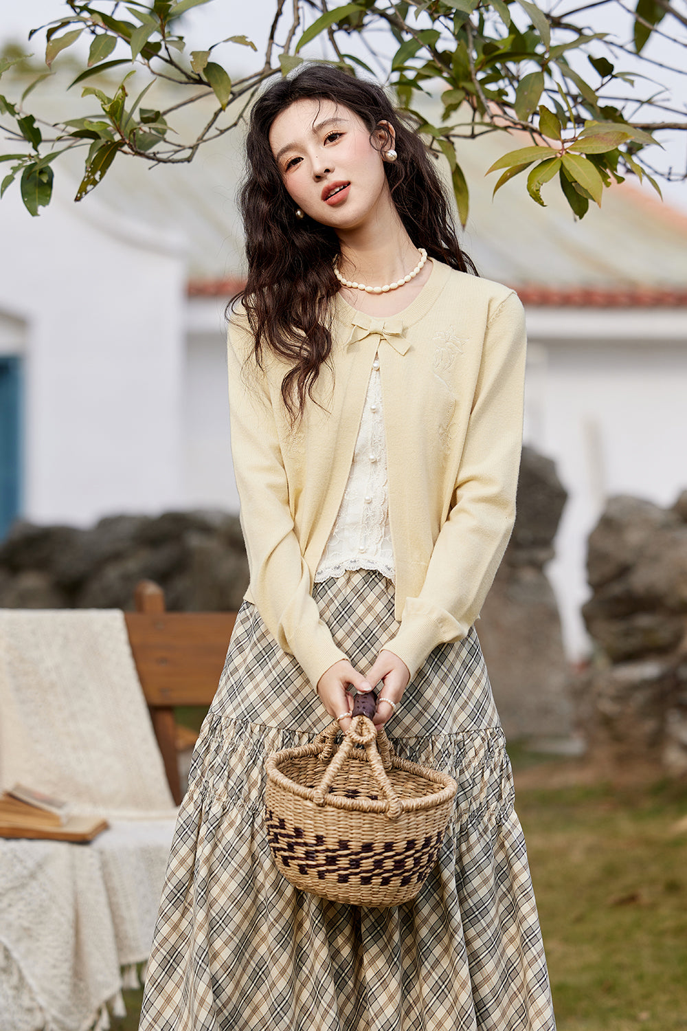 女性のためのニットシャツ