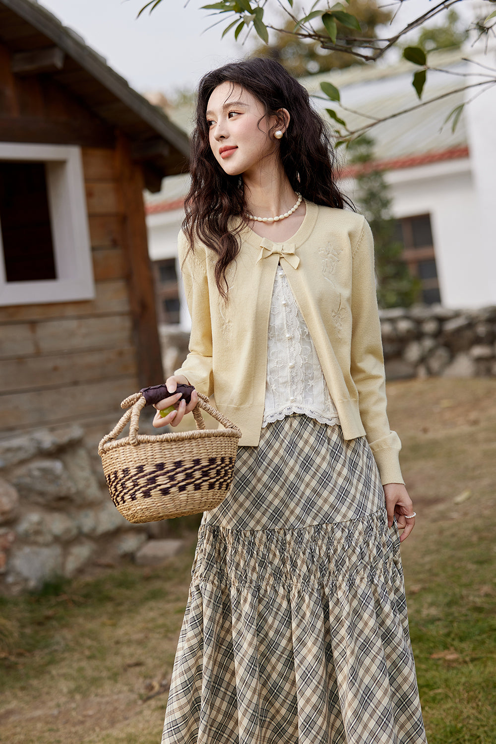 女性のためのニットシャツ