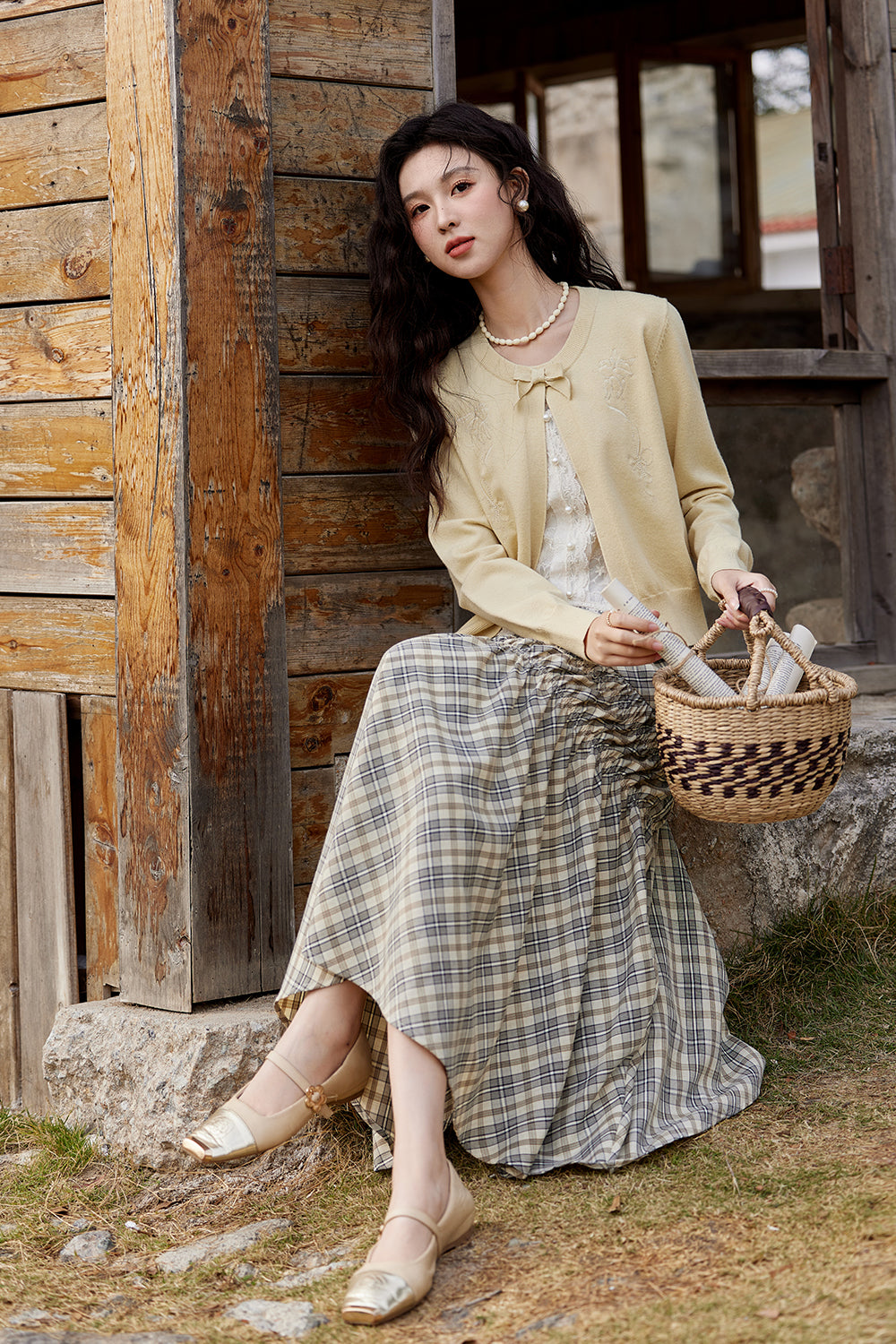 女性のためのニットシャツ