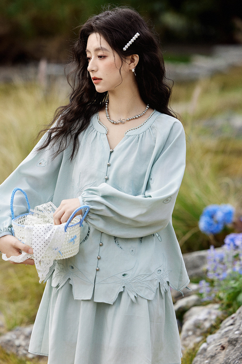 블라우스와 스커트 슈트 세트