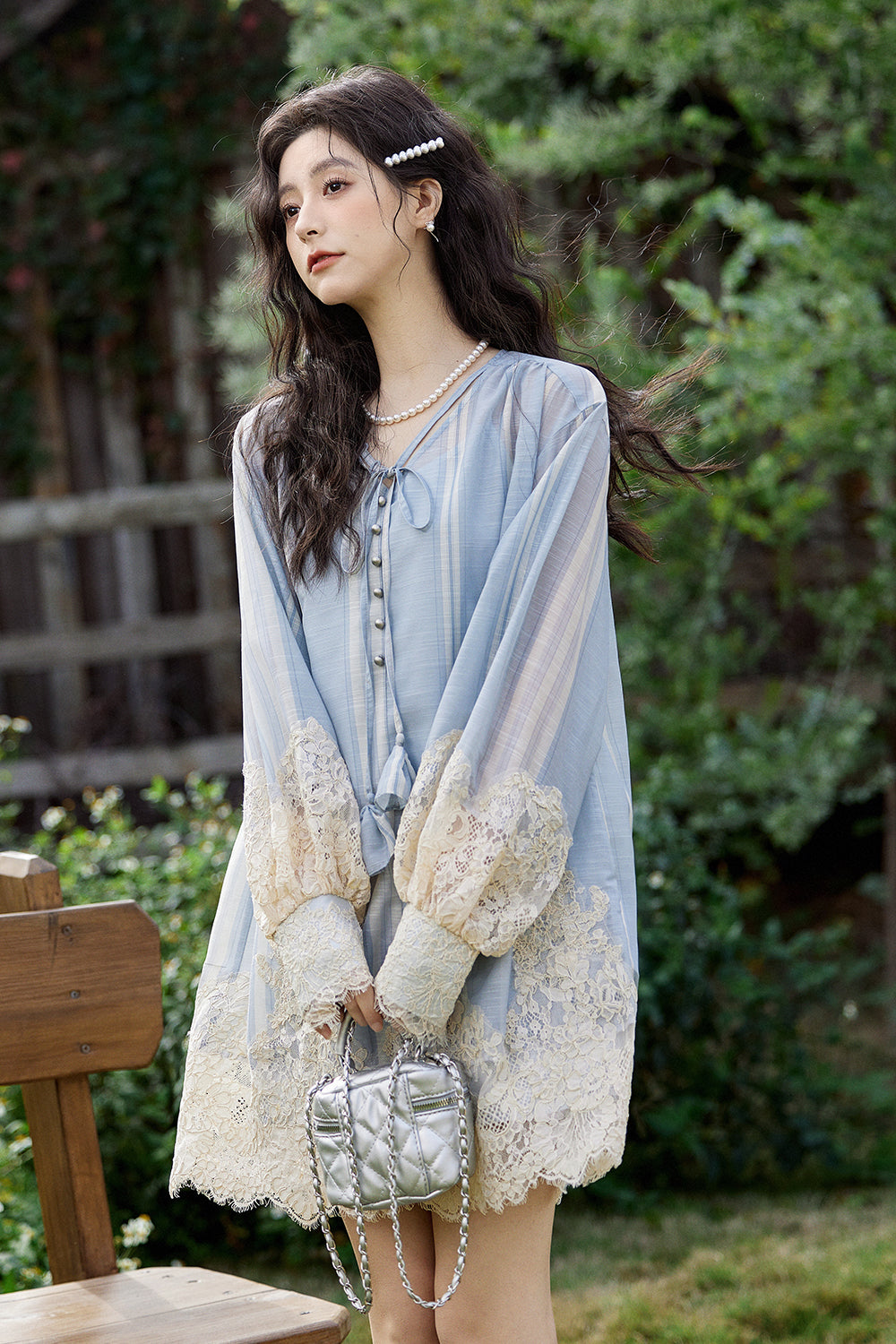 女性のためのAラインミニドレス