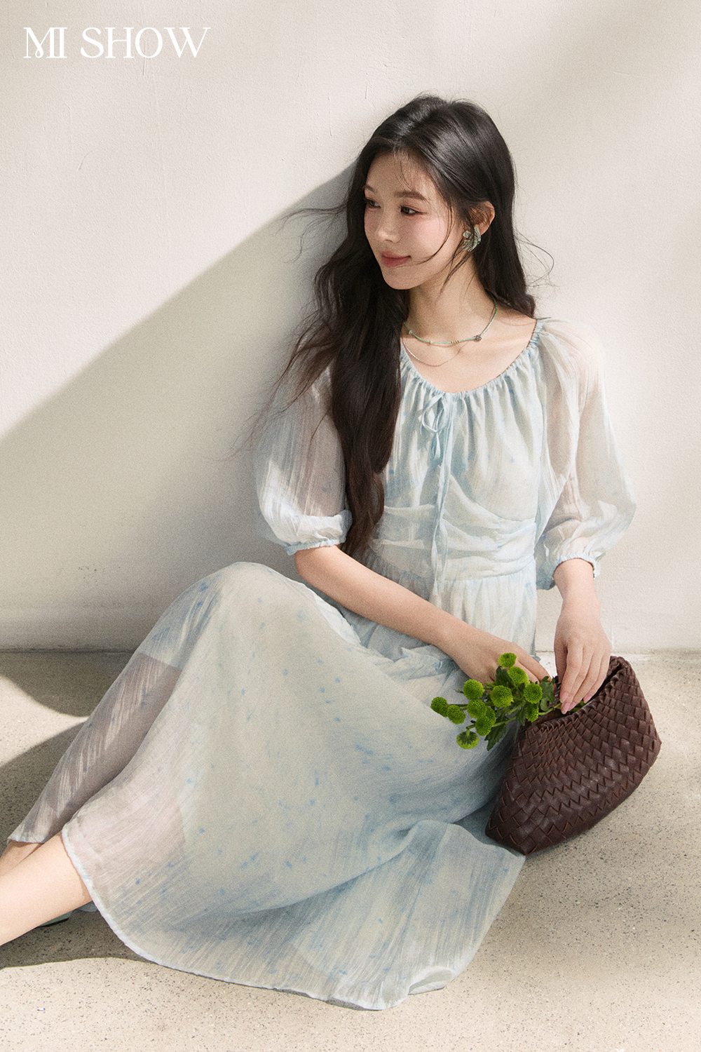 ชุดเดรสยาวสำหรับผู้หญิง