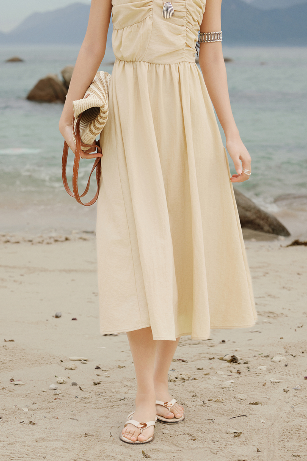 Gaun Tanpa Lengan Model A untuk Wanita