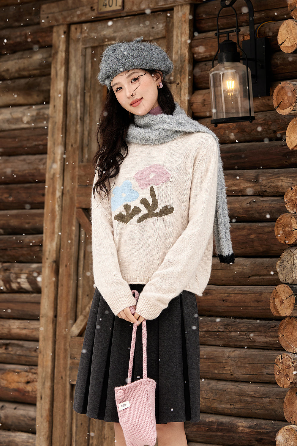 女性のためのニットシャツ