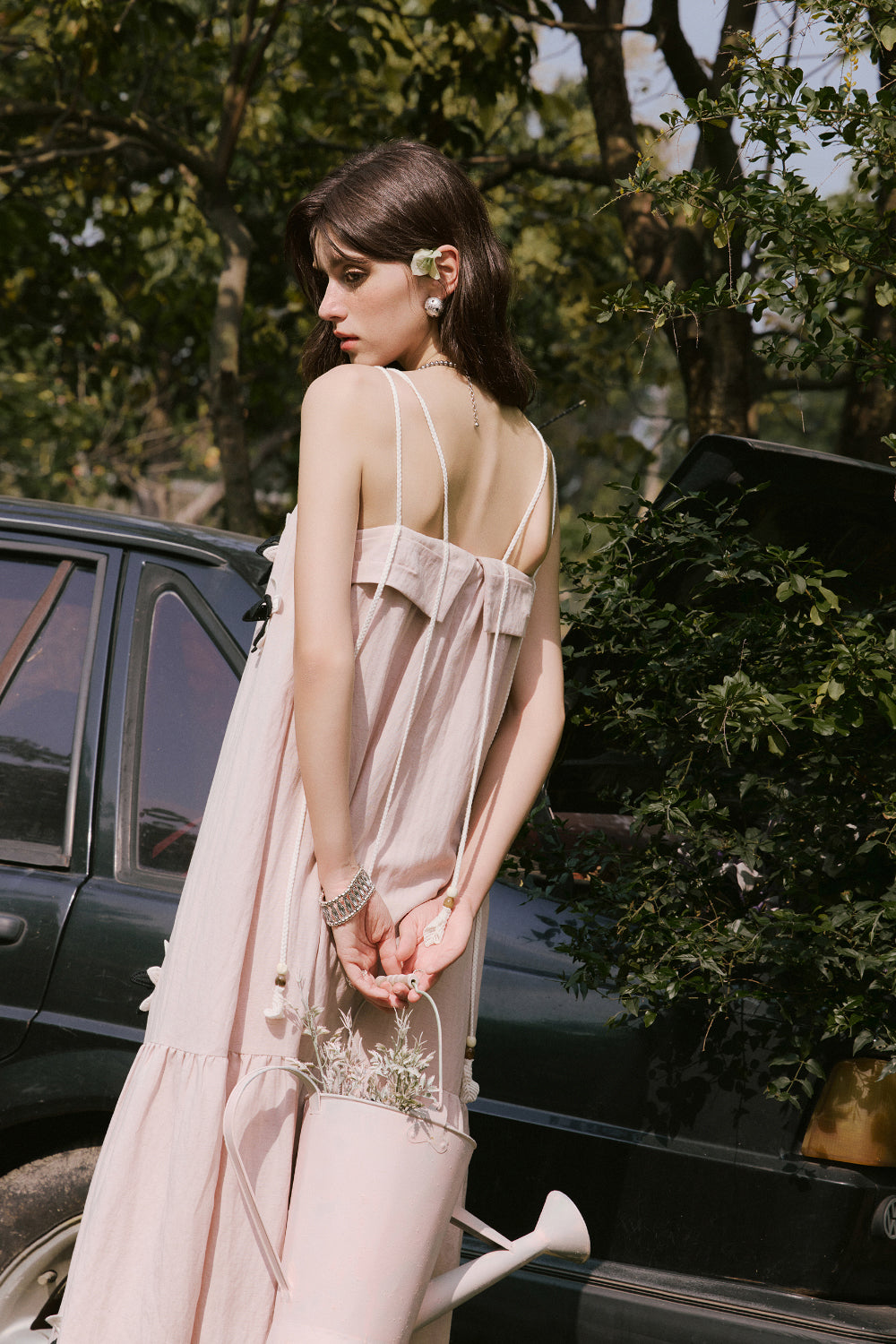 Gaun Tali Spaghetti untuk Wanita