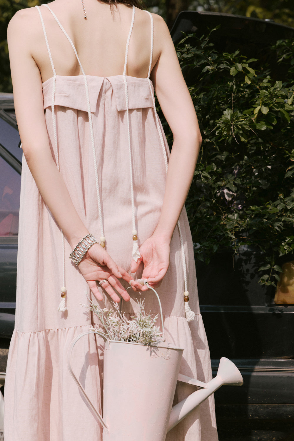 Gaun Tali Spaghetti untuk Wanita