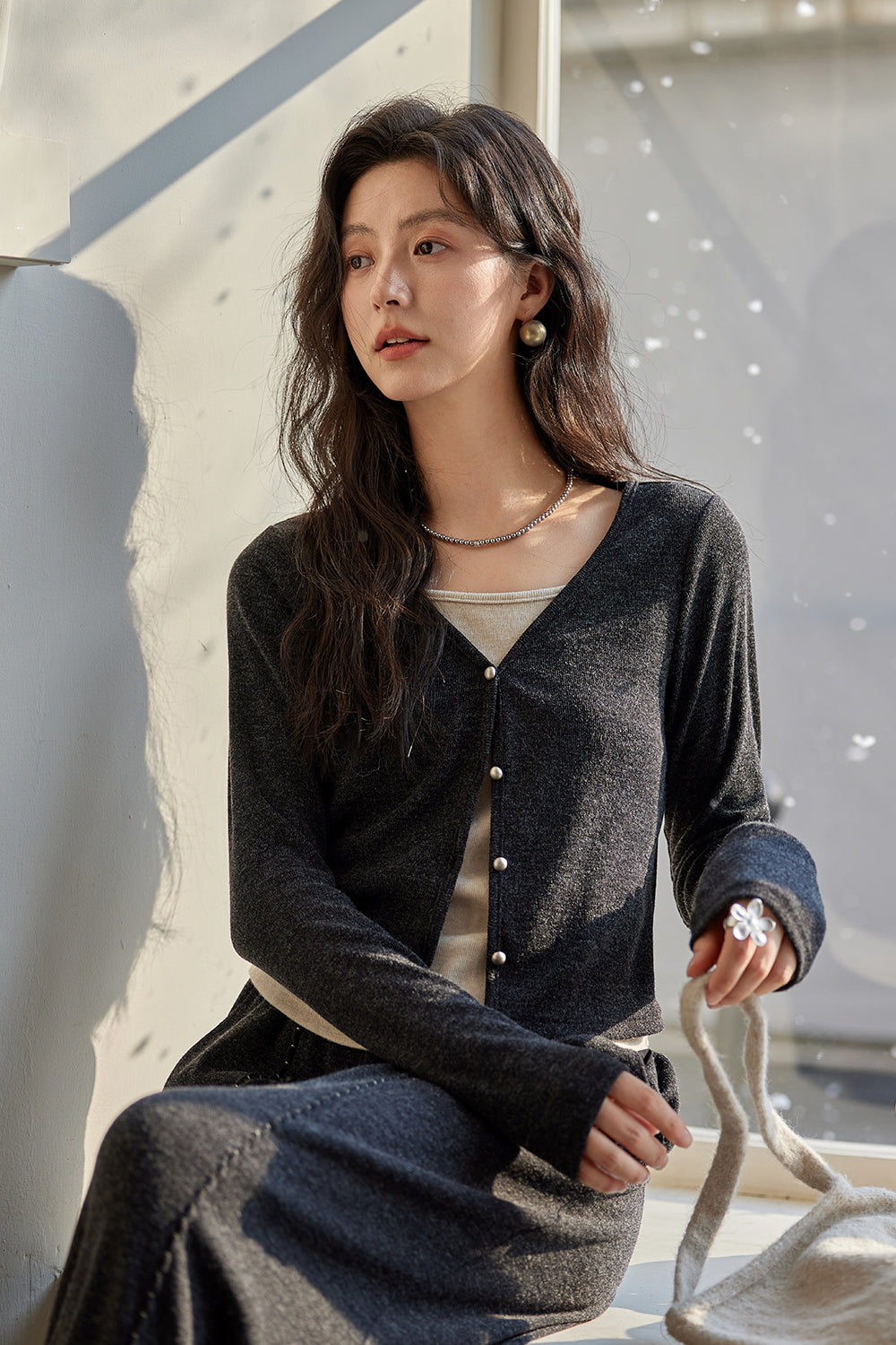 女性のためのニットシャツ