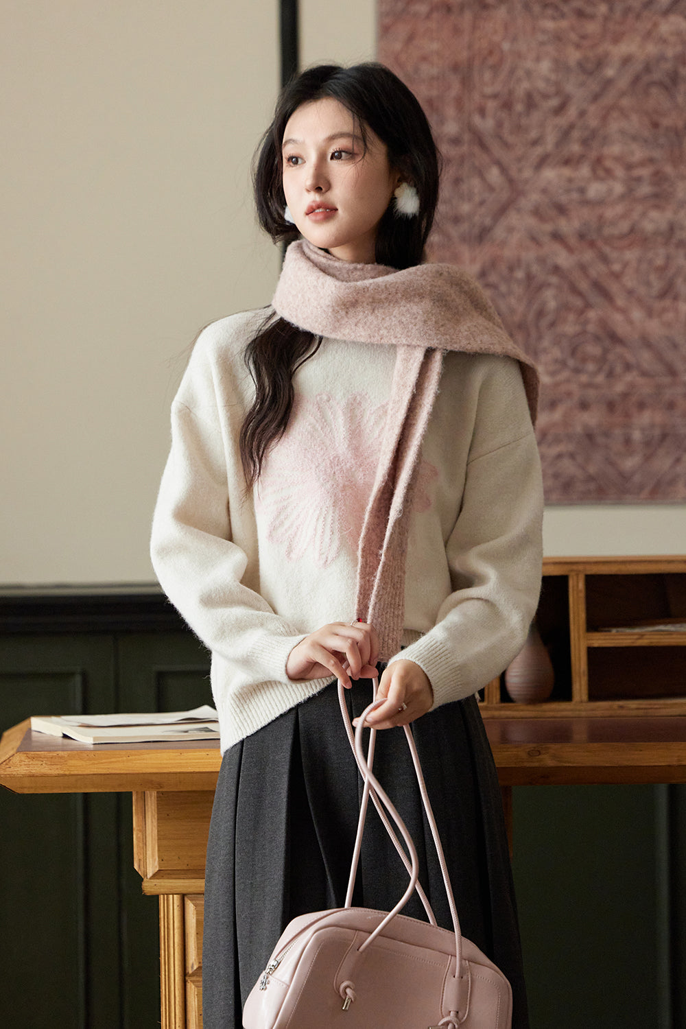 女性のためのニットシャツ