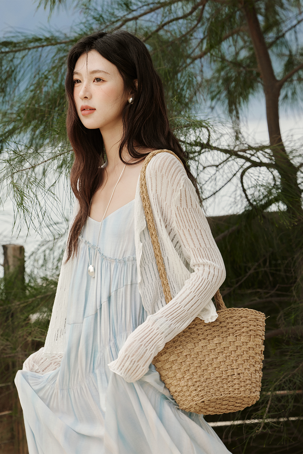 女性のためのスパゲッティストラップドレス