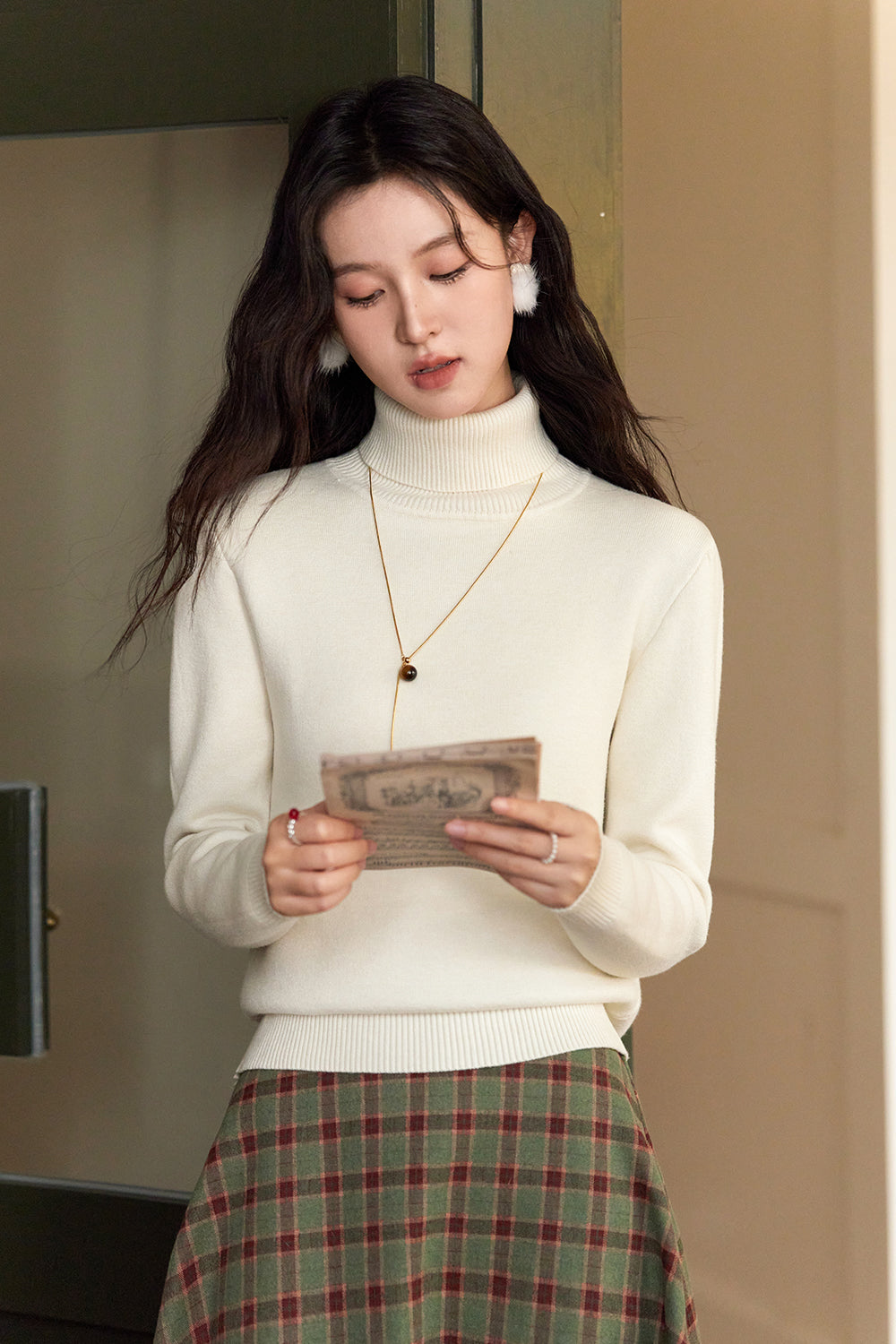 女性のためのニットシャツ