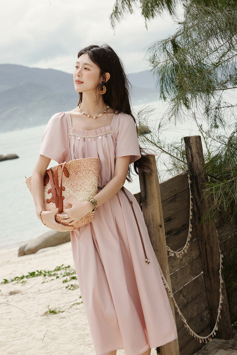 Gaun Maxi A-line untuk Wanita