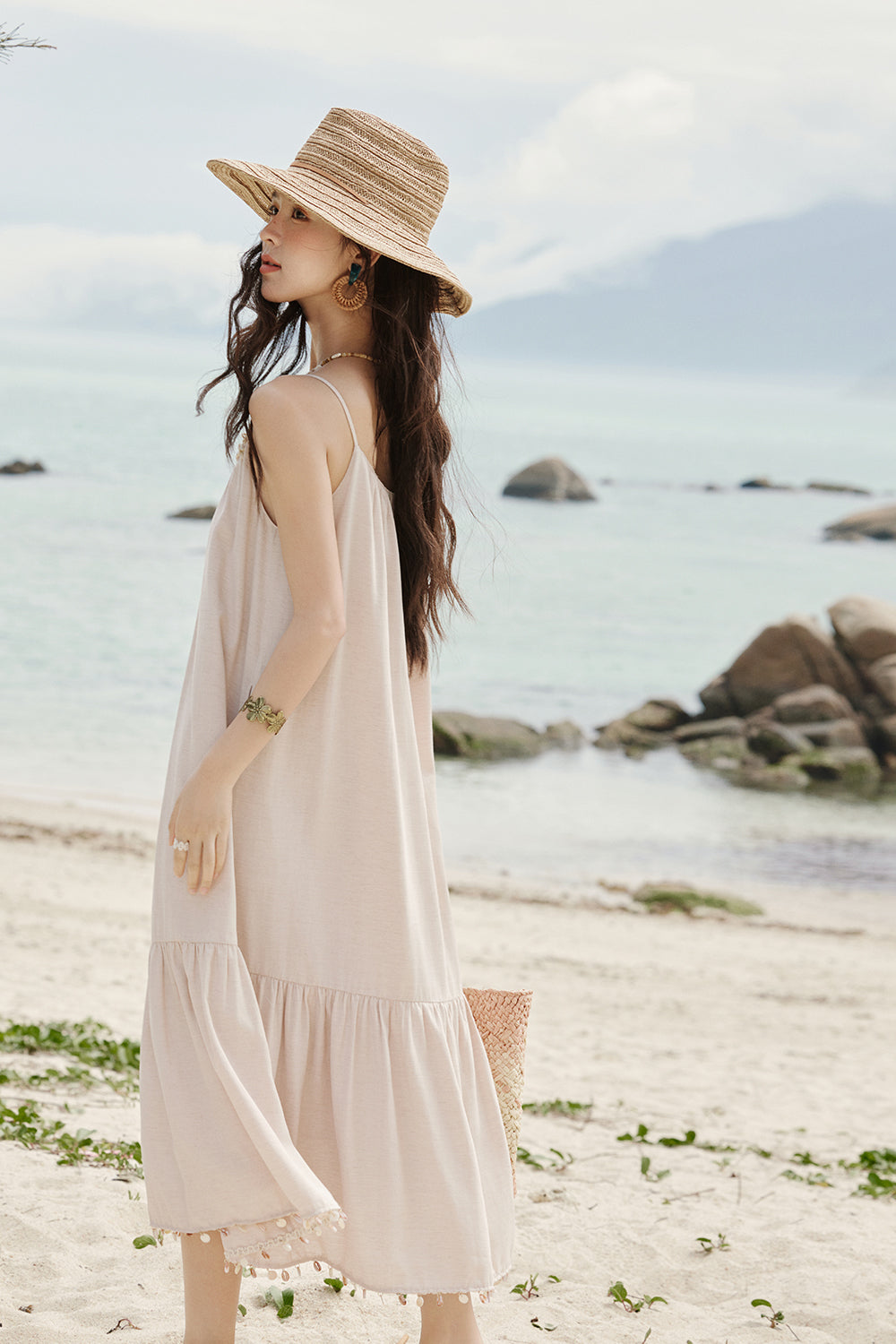 Váy dây mảnh cho nữ