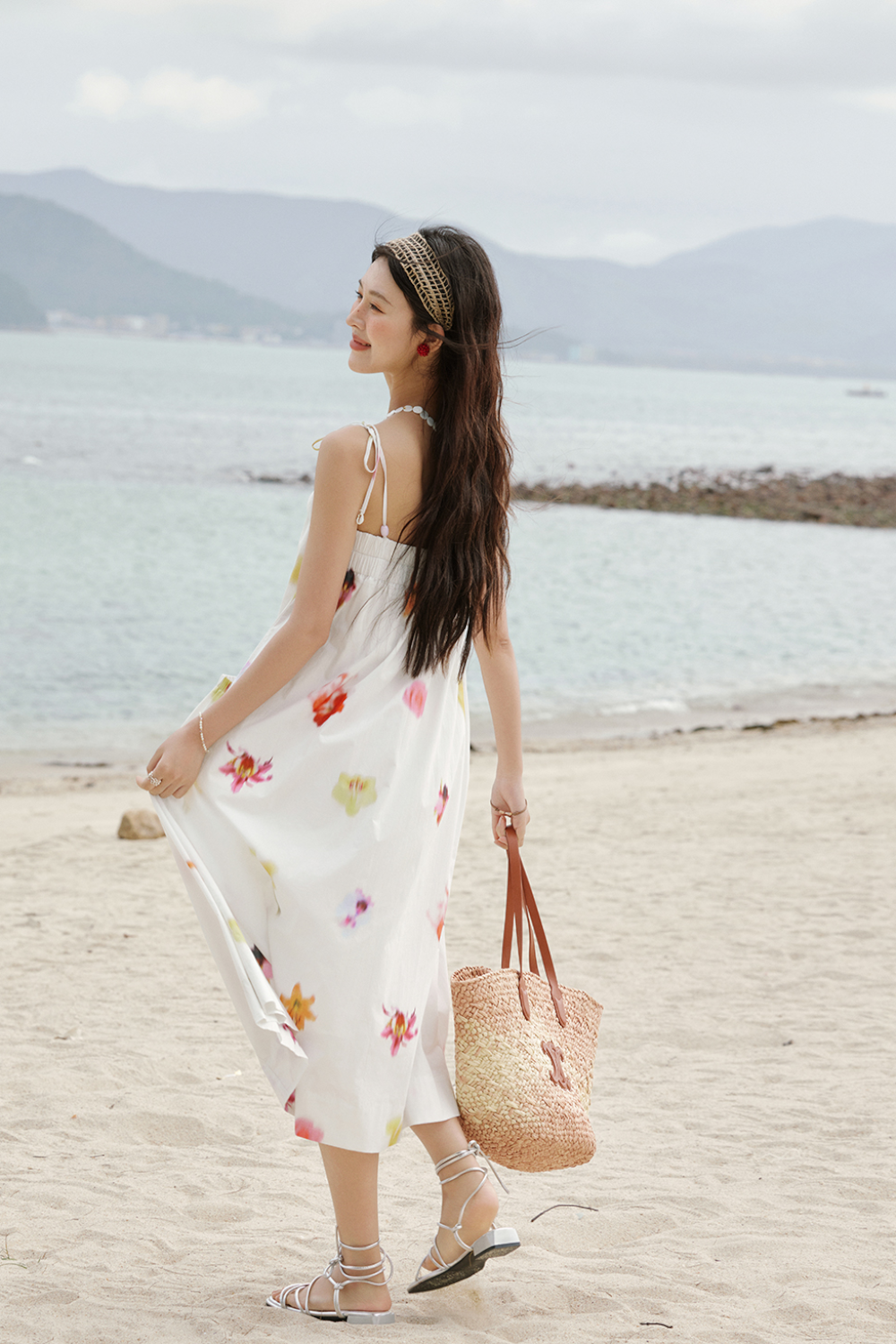 Gaun Tali Spaghetti untuk Wanita