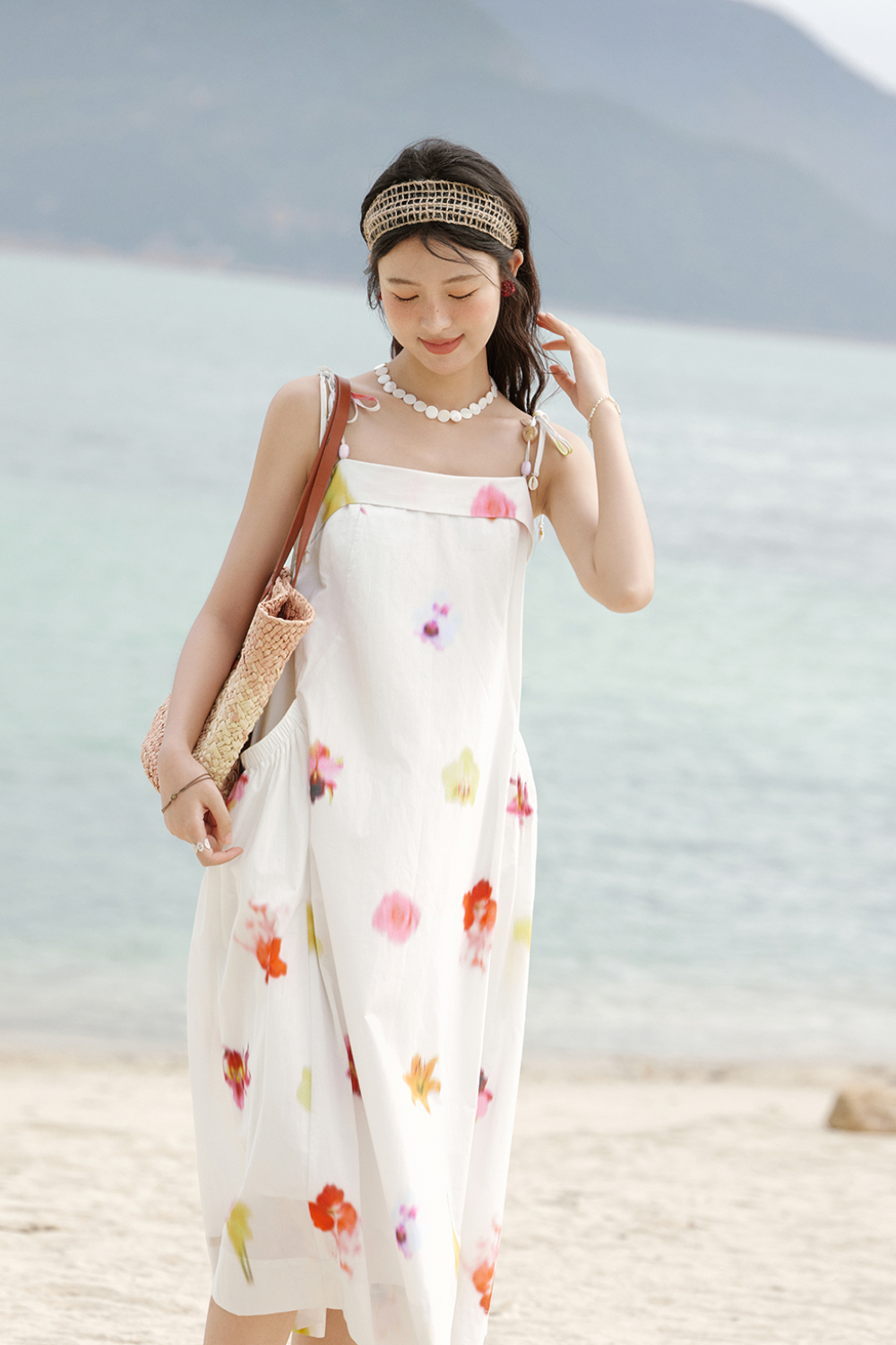 Gaun Tali Spaghetti untuk Wanita