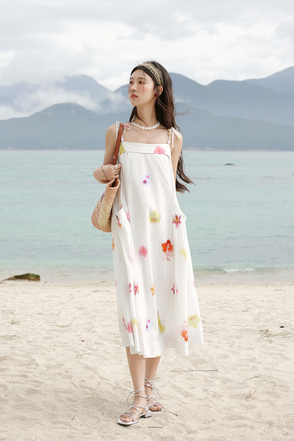 Gaun Tali Spaghetti untuk Wanita