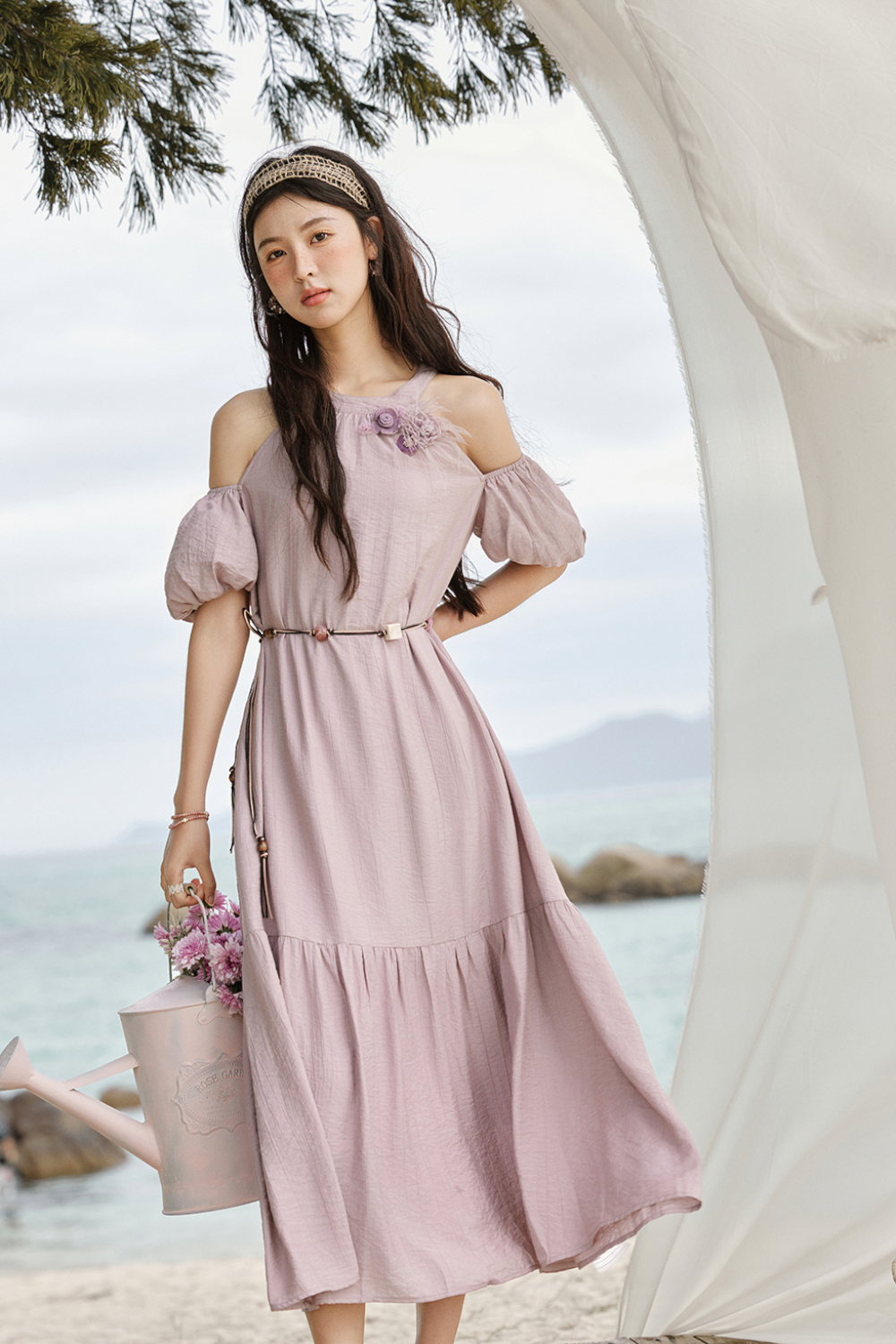 Gaun Bahu Terbuka untuk Wanita