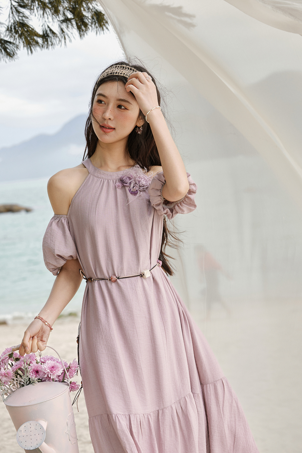 Gaun Bahu Terbuka untuk Wanita