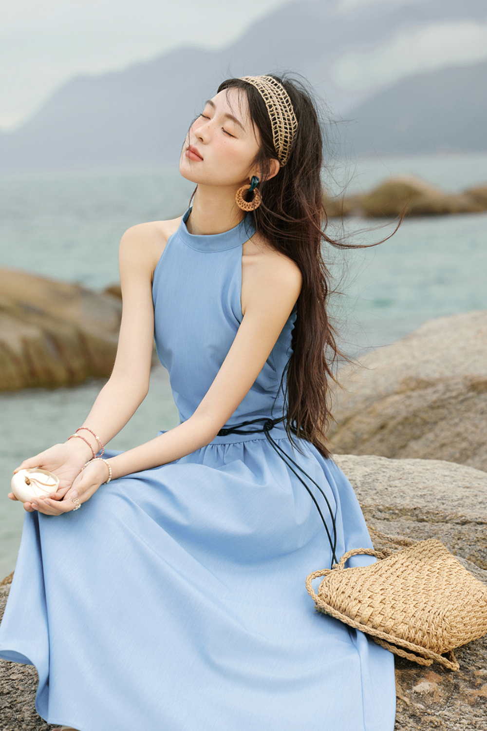 Gaun Leher Halter untuk Wanita