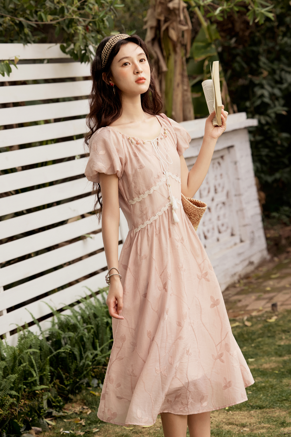 Gaun Maxi A-line untuk Wanita