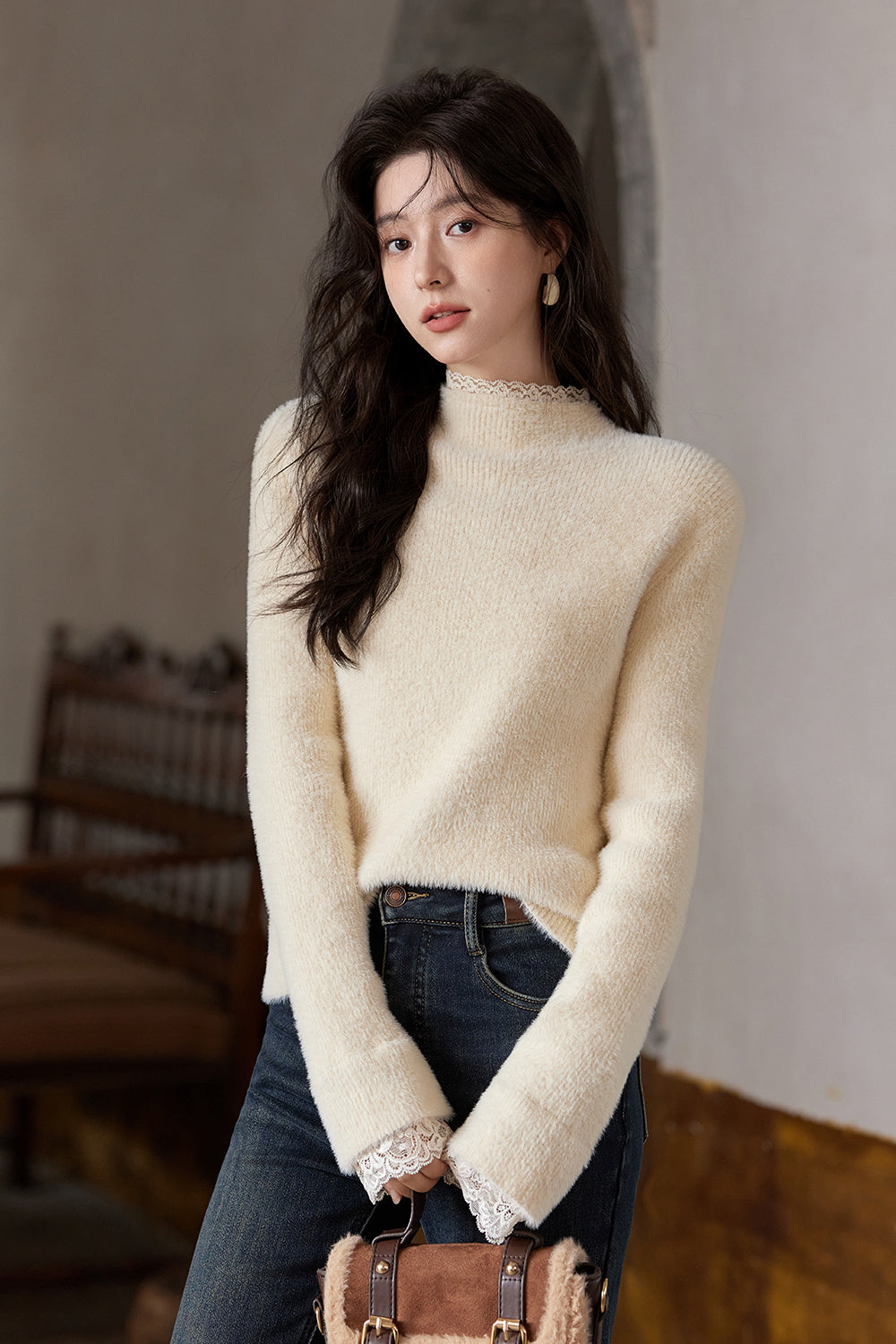女性のためのニットシャツ