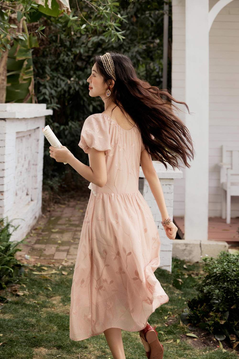 Gaun Maxi A-line untuk Wanita