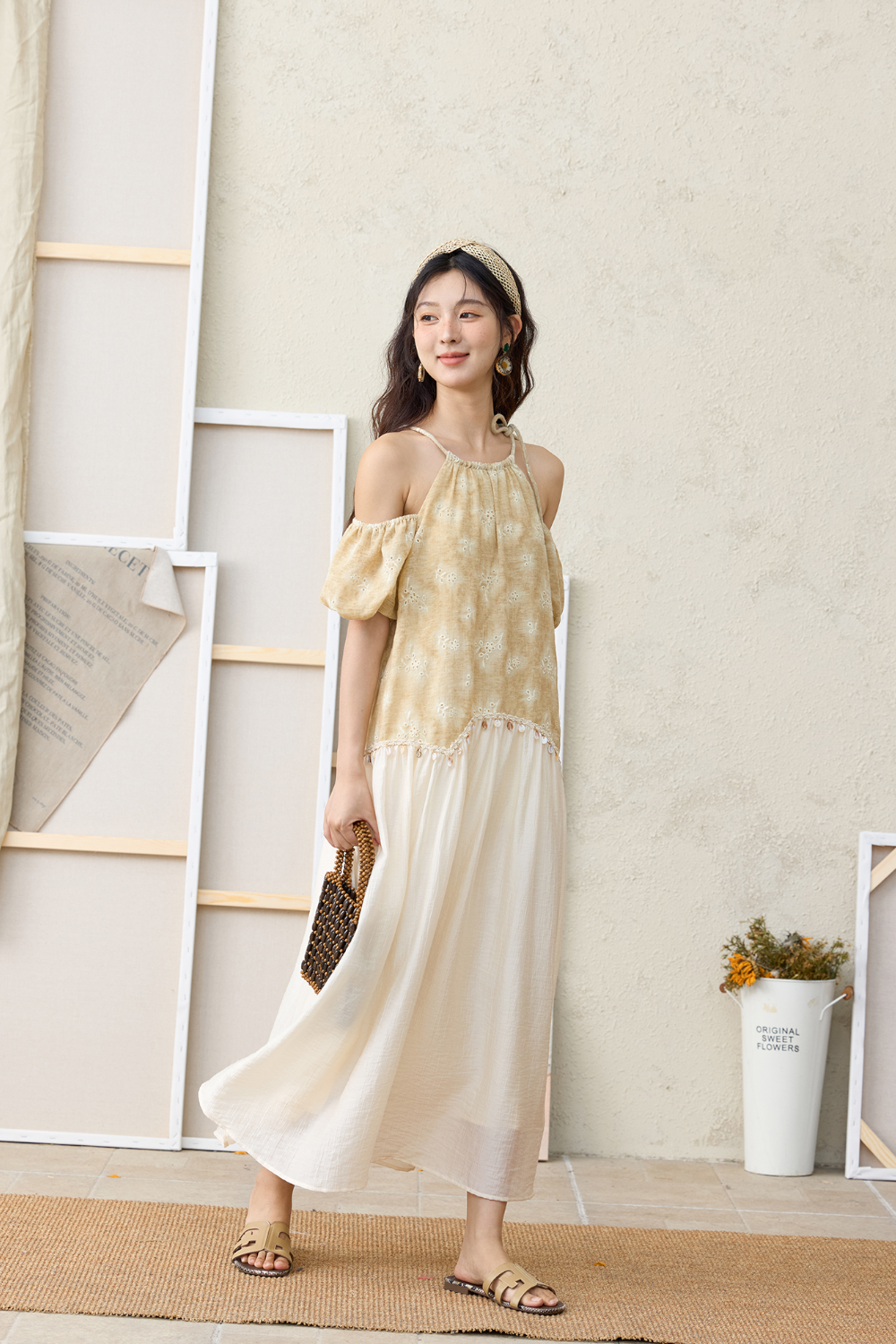 Gaun Bahu Terbuka untuk Wanita