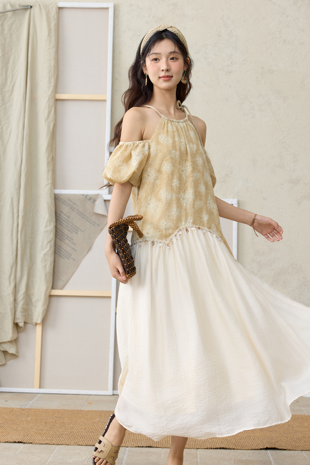 Gaun Bahu Terbuka untuk Wanita