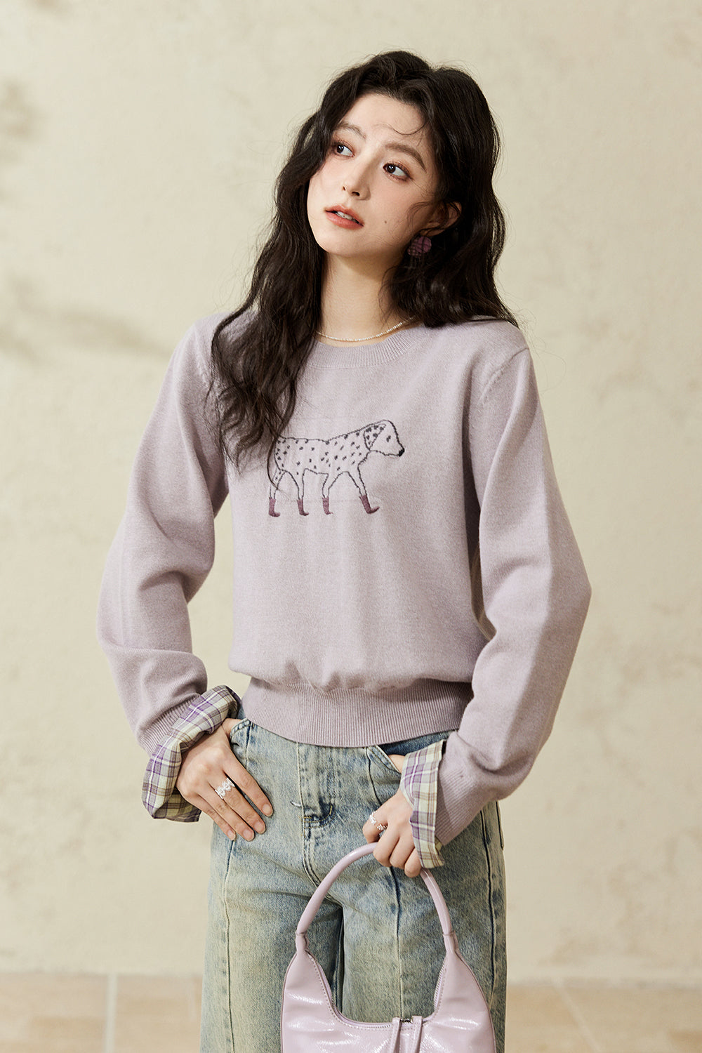 女性のためのニットシャツ