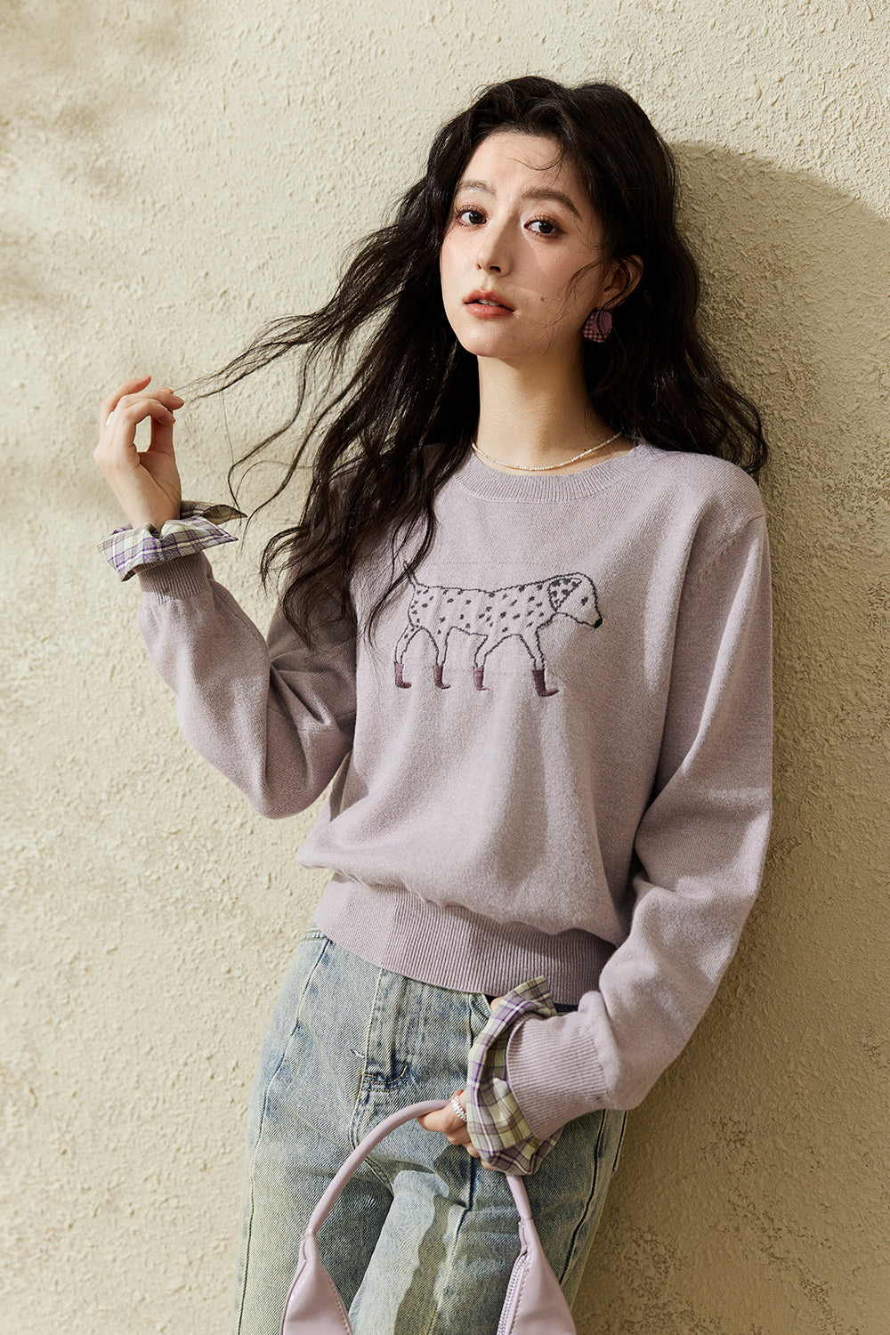 女性のためのニットシャツ