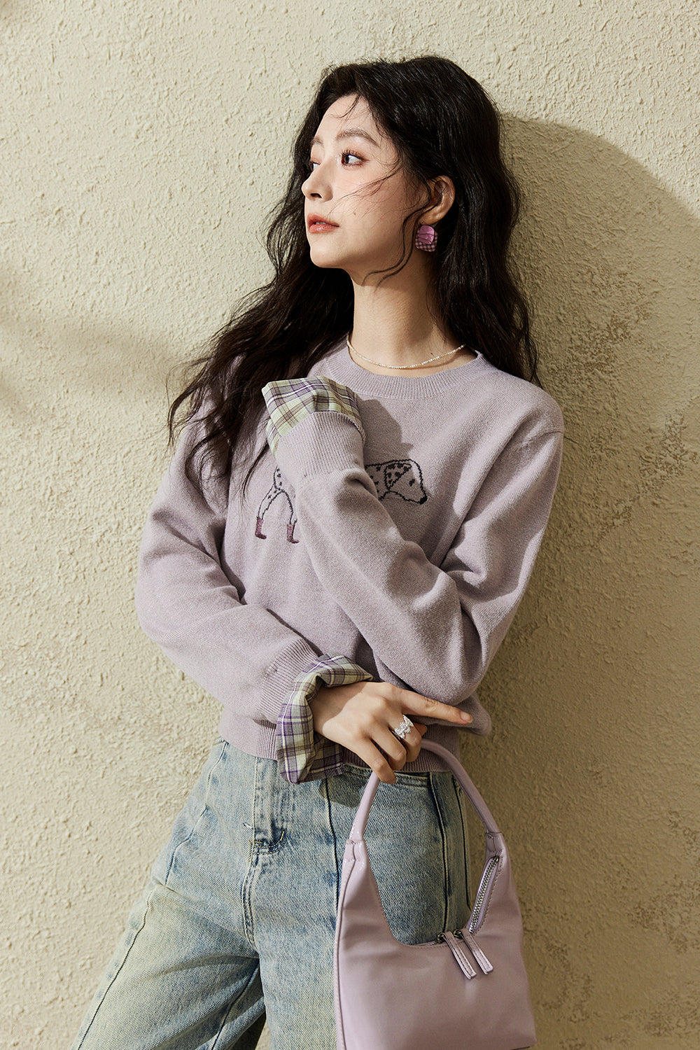 女性のためのニットシャツ