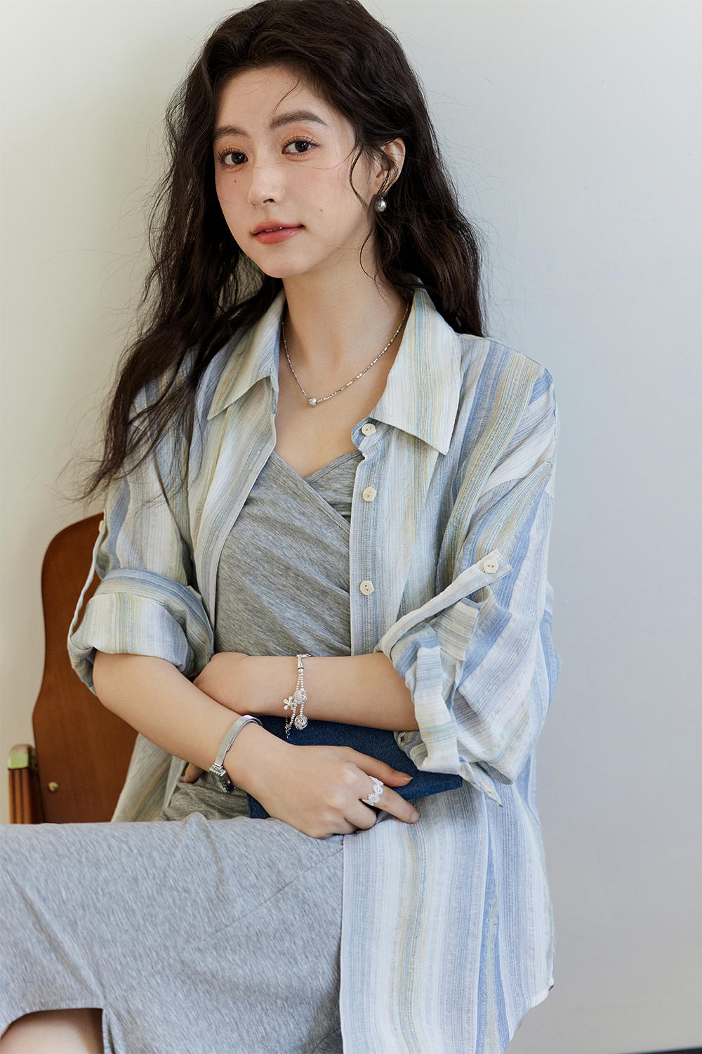 女性用シャツ