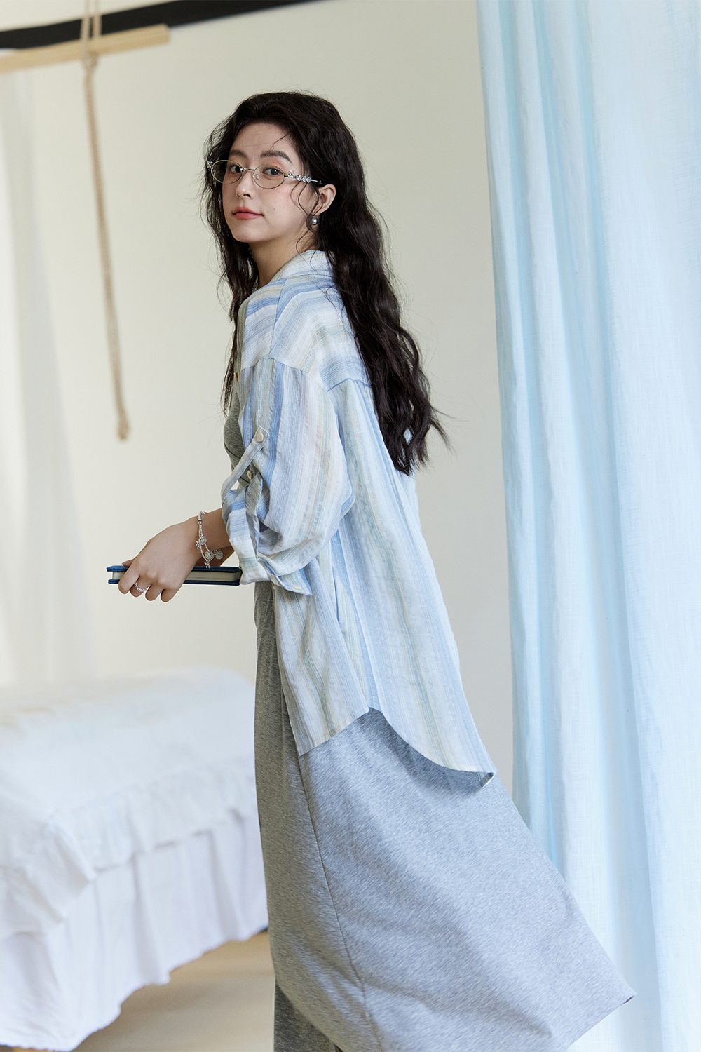 女性用シャツ