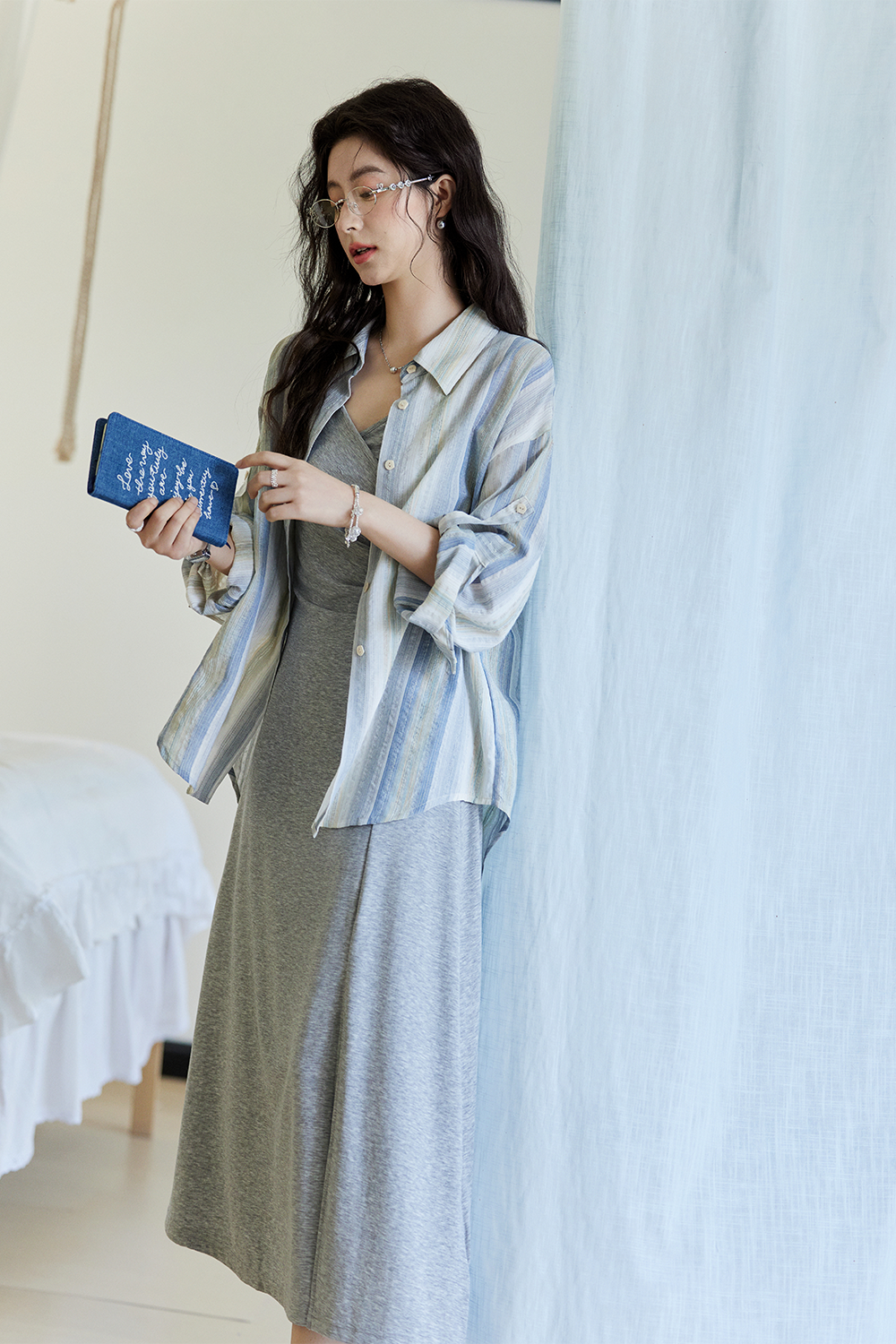 女性用シャツ