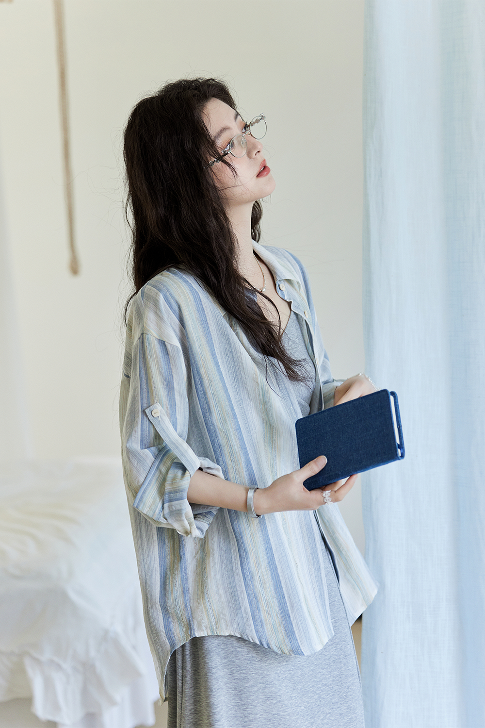 女性用シャツ